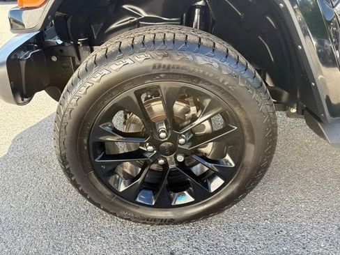 Used 2022 Jeep Wrangler Unlimited Sahara w/ Cold Weather Group AWD/4WD image 6