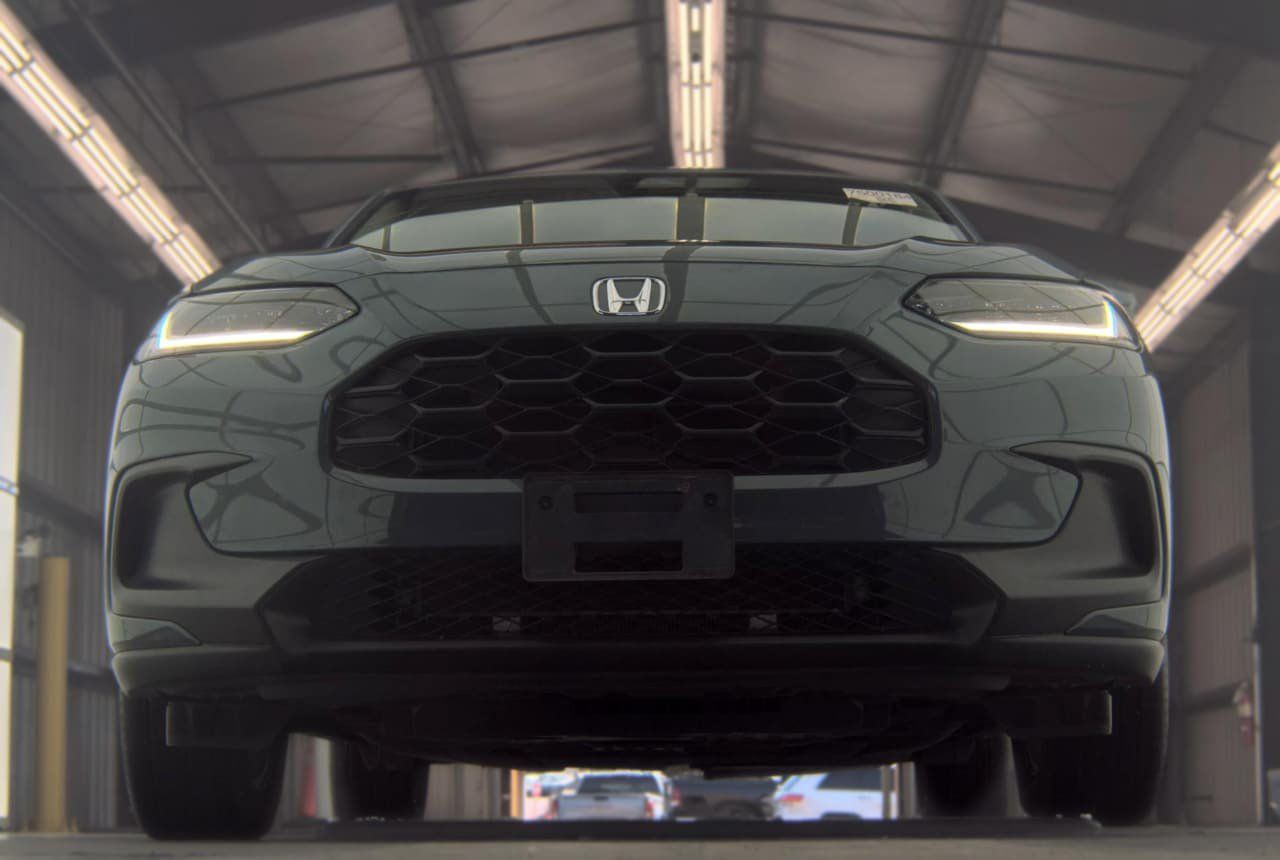 Used 2025 Honda HR-V LX image 3