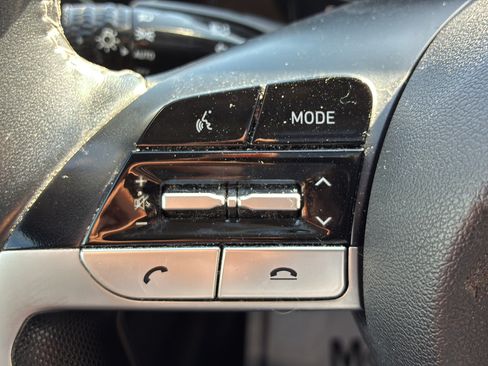 Used 2022 Hyundai Elantra SEL w/ Convenience + Premium Package FWD image 36