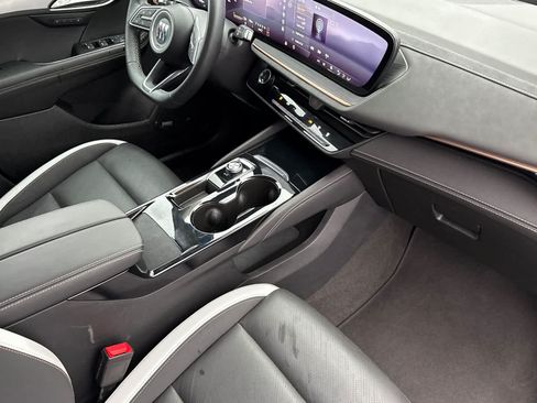 Used 2025 Buick Envision Sport Touring AWD/4WD image 17