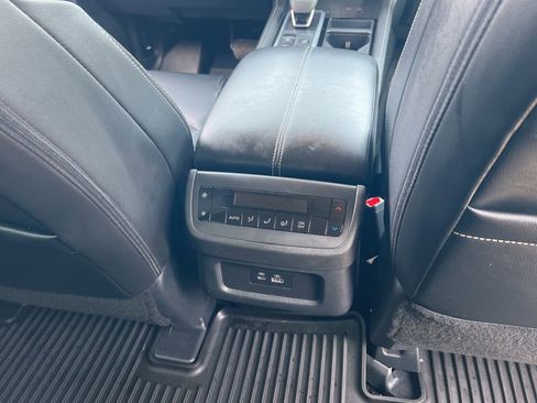 Used 2024 Nissan Pathfinder SL image 19