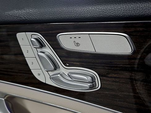 Used 2021 Mercedes-Benz GLC 300 image 25