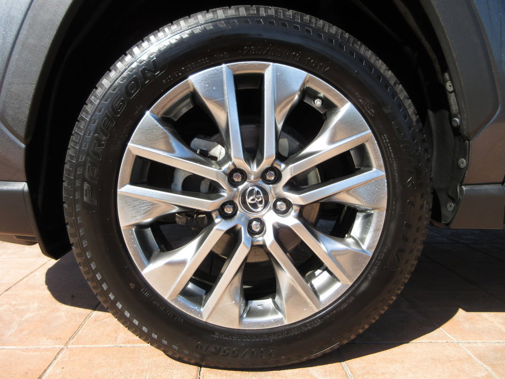 Used 2019 Toyota RAV4 XLE Premium w/ Cold Weather Package FWD image 9
