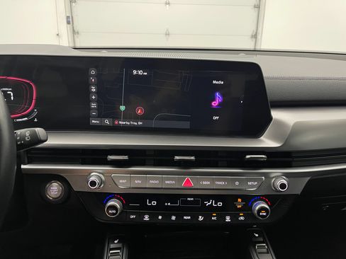 Used 2024 Kia Telluride S FWD image 23