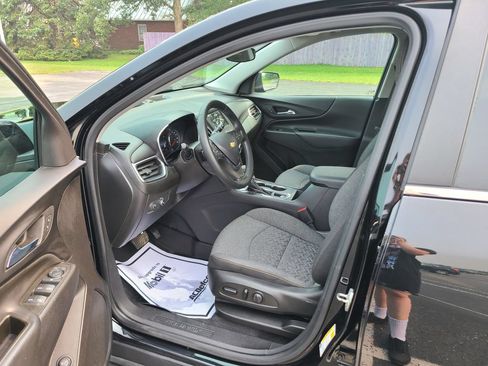Used 2023 Chevrolet Equinox LT AWD/4WD image 22