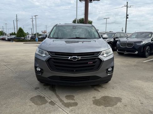 Used 2021 Chevrolet Traverse RS FWD image 2