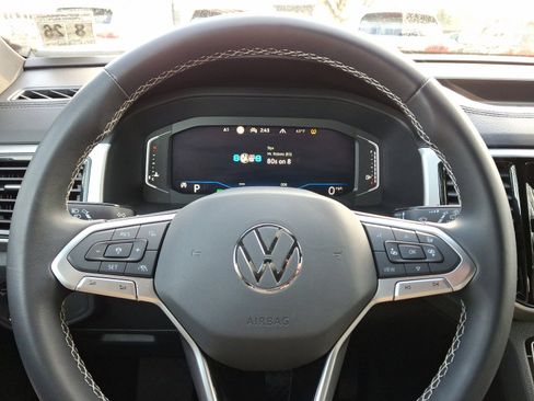 Certified 2021 Volkswagen Atlas Cross Sport SEL image 20