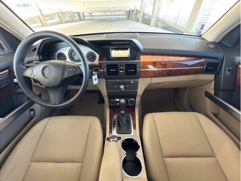 Used 2010 Mercedes-Benz GLK 350 4MATIC image 15