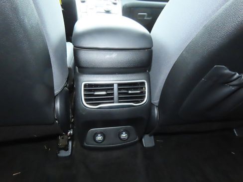 Used 2021 Hyundai Santa Fe SE image 20