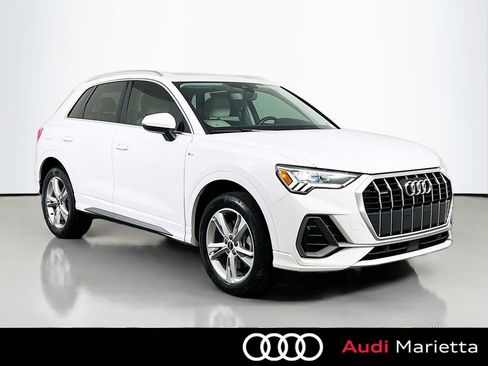 Used 2024 Audi Q3 2.0T Premium image 1