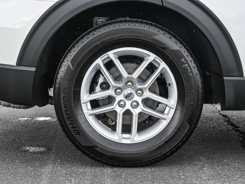 Used 2025 Ford Explorer Active image 9