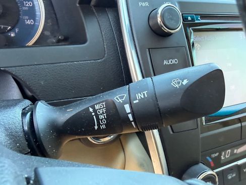 Used 2016 Toyota Camry XLE w/ Moonroof Package FWD image 22