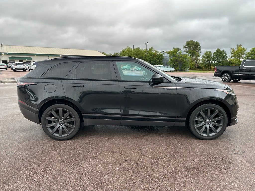 Used 2018 Land Rover Range Rover Velar R-Dynamic SE AWD/4WD image 34