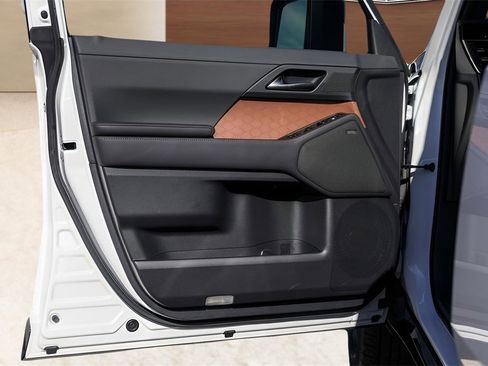 Used 2024 Lexus GX 550 image 24