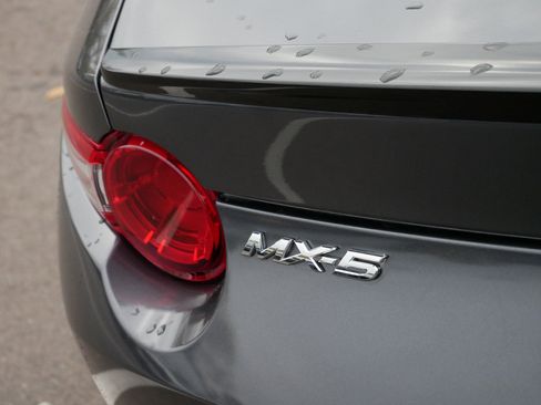 Used 2016 MAZDA MX-5 Miata Club image 17