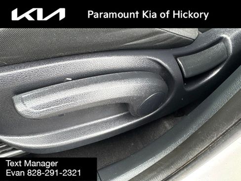 Used 2023 Kia Soul LX w/ Option Group 015 FWD image 17