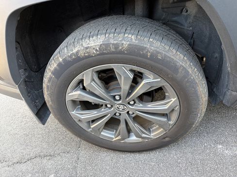 Used 2024 Toyota RAV4 XLE Premium image 15