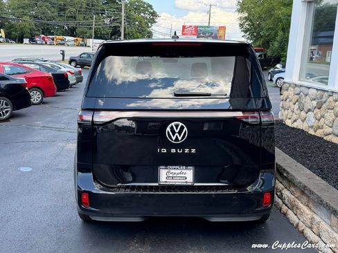 Used 2025 Volkswagen ID. Buzz Pro S RWD image 8