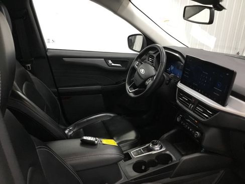 Used 2023 Ford Escape Platinum AWD/4WD image 43