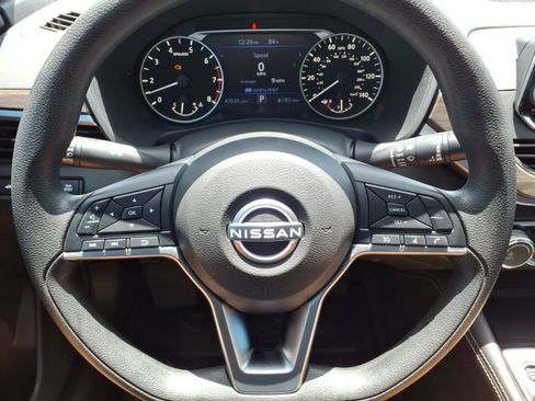 Used 2023 Nissan Altima 2.5 SV FWD image 13