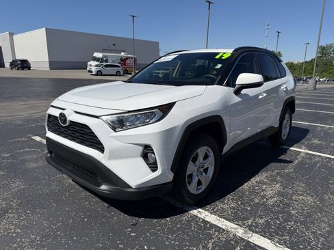Certified 2019 Toyota RAV4 XLE AWD/4WD image 2
