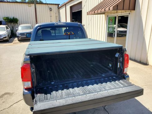 Used 2017 Toyota Tacoma TRD Sport w/ Tow Package image 52