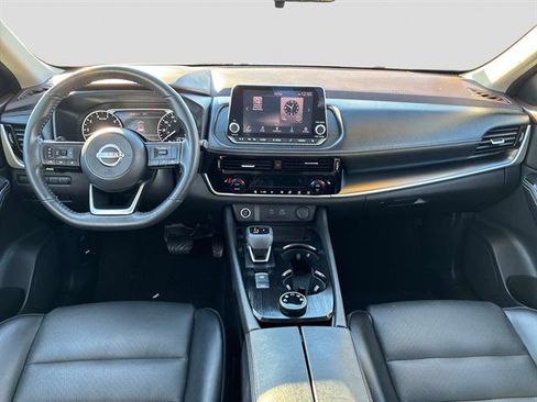 Used 2023 Nissan Rogue SV w/ SV Premium Package image 16