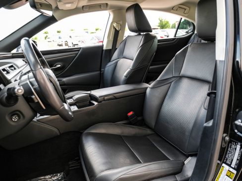 Used 2020 Lexus ES 300h w/ Premium Package FWD image 32