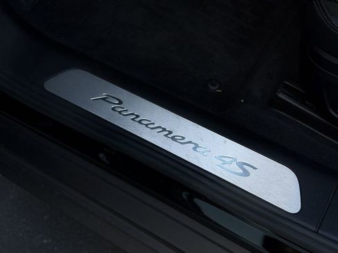 Used 2018 Porsche Panamera 4S image 21