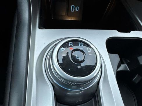 Used 2022 Ford Explorer XLT image 22