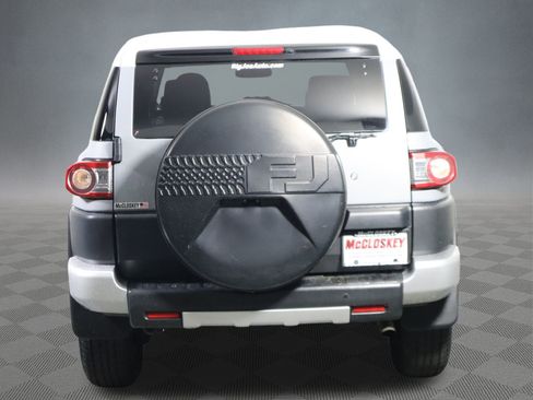 Used 2014 Toyota FJ Cruiser 4WD w/ Upgrade Package image 7