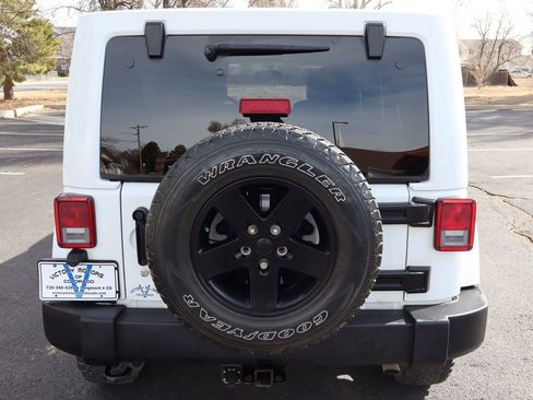 Used 2015 Jeep Wrangler Unlimited Sahara image 6