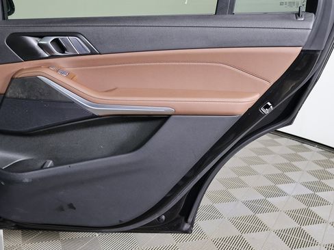 Used 2022 BMW X7 xDrive40i w/ M Sport Package image 24