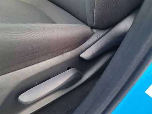 Used 2019 Toyota RAV4 LE image 21