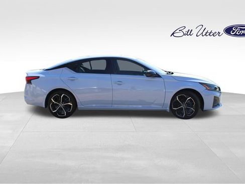 Used 2023 Nissan Altima 2.5 SR image 4