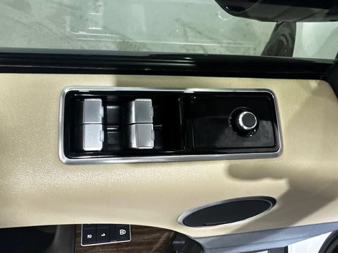 Used 2022 Land Rover Range Rover Sport HSE Silver Edition AWD/4WD image 17