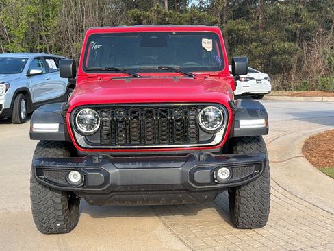 Used 2025 Jeep Wrangler Willys image 3