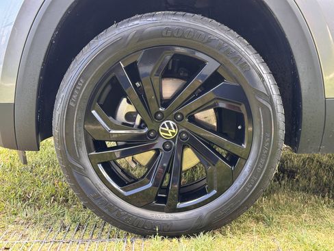 Used 2023 Volkswagen Atlas SE AWD/4WD image 14