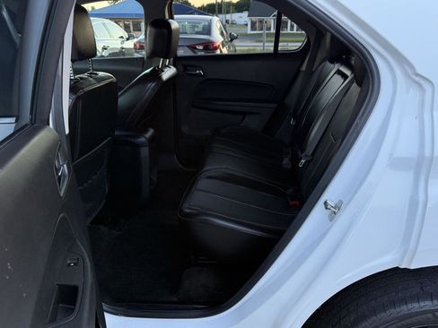 Used 2017 Chevrolet Equinox LT FWD image 9
