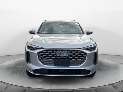 Used 2025 Audi Q5 Premium Plus w/ Premium Plus AWD/4WD image 2