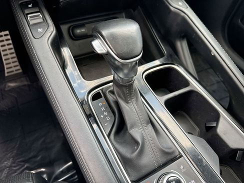 Used 2022 Kia Telluride SX w/ SX Prestige Package image 19