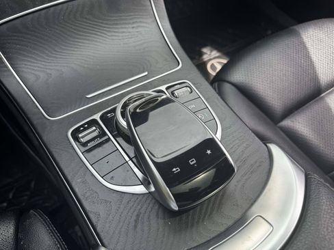Used 2015 Mercedes-Benz C 300 4MATIC Sedan image 32