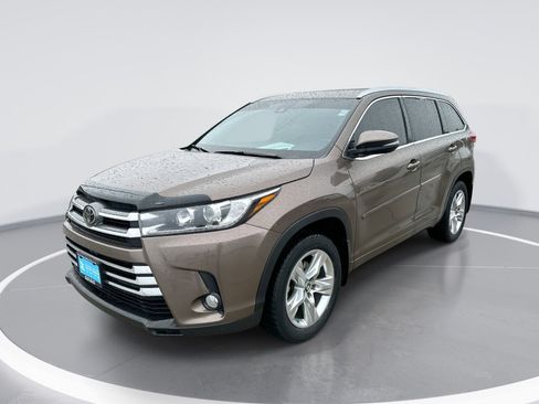 Used 2017 Toyota Highlander Limited AWD/4WD image 1