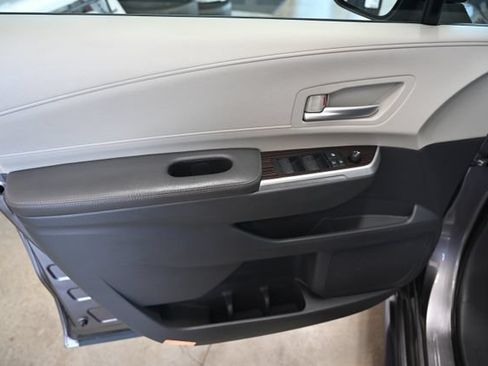 Used 2021 Toyota Sienna XLE w/ XLE Plus Package FWD image 28