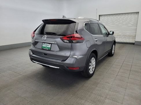 Used 2018 Nissan Rogue SV image 9