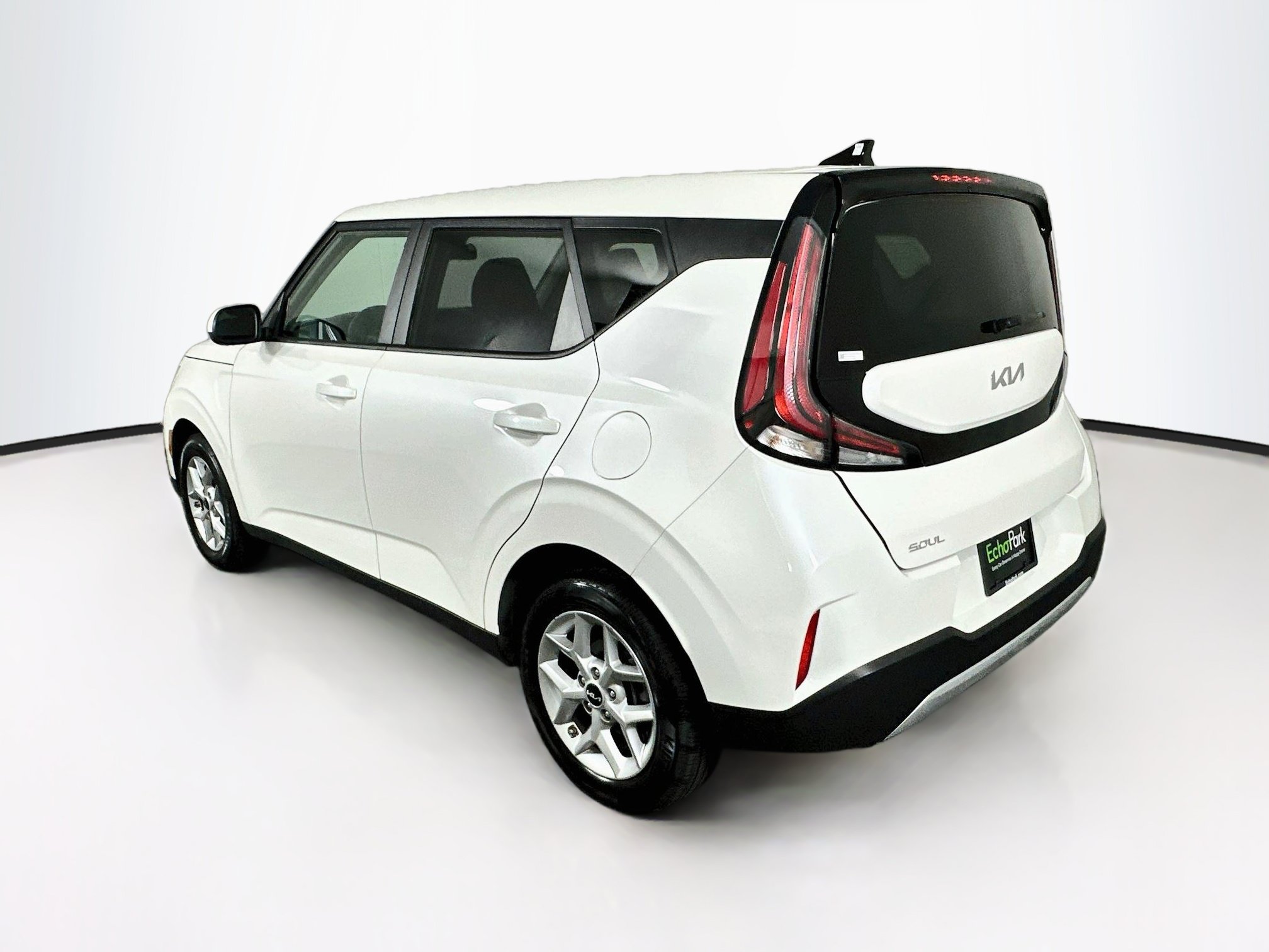 Used 2025 Kia Soul LX w/ LX Technology Package FWD image 5