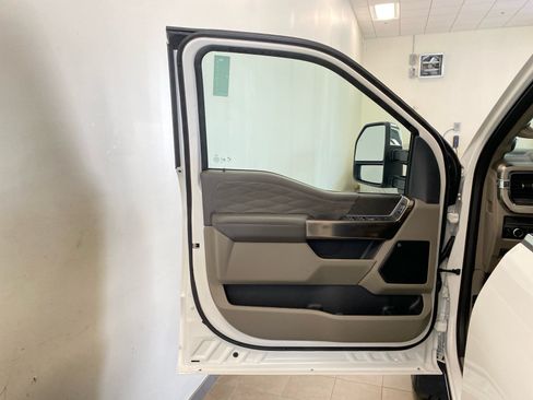 New 2026 Ford F250 Platinum w/ Platinum Plus Package AWD/4WD image 16