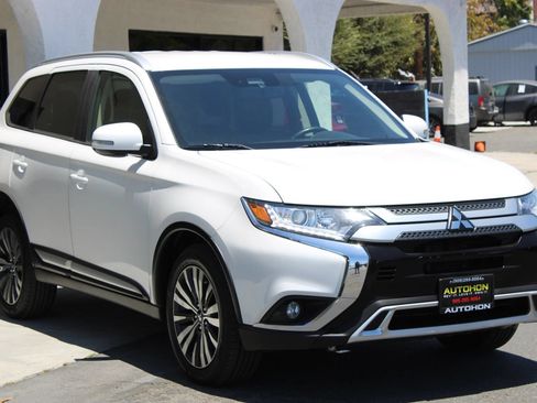 Used 2020 Mitsubishi Outlander SEL FWD image 3