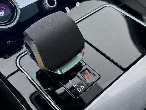 Used 2021 Land Rover Range Rover Velar R-Dynamic S image 17