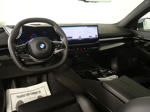Certified 2025 BMW 530i image 21